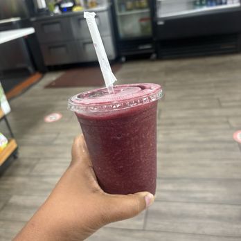 Baygreens - Blueberry green tea : blueberries, banana, honey & green tea - Salad Near Me - Oakland, California Baygreens - Blueberry green tea : blueberries, banana, honey & green tea - Salad Near Me - Oakland, California
