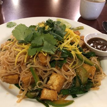 Phnom Penh - Mee khman tofu - Thai Near Me - Cleveland, Ohio