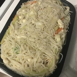 China Taste Tong - Chicken chow mee fun- garlicky and delicious
