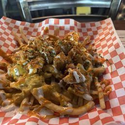 Mac and cheese fries with chicken Mac and cheese fries with chicken