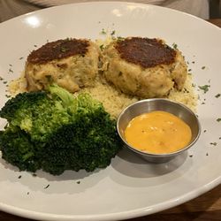 Mama's Kitchen - Crab cakes
