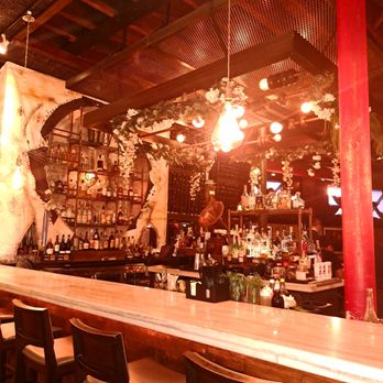 Artango Bar & Steakhouse - Bar area with friendly bartenders. - Argentine Near Me - Chicago, Illinois