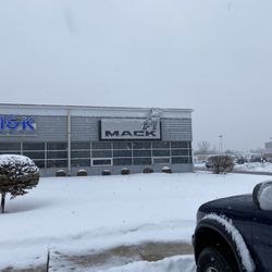 M & K Truck Centers - Summit