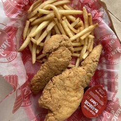 Steak ’n Shake - 3 piece chicken fingers and fries