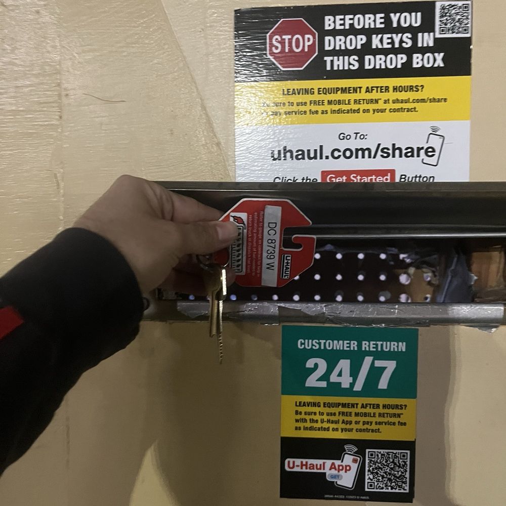 U-Haul - Long Beach - 24/7 drop box in a location that blocks the entry and exit - Truck Rental Near Me - Long Beach, California U-Haul - Long Beach - 24/7 drop box in a location that blocks the entry and exit - Truck Rental Near Me - Long Beach, California