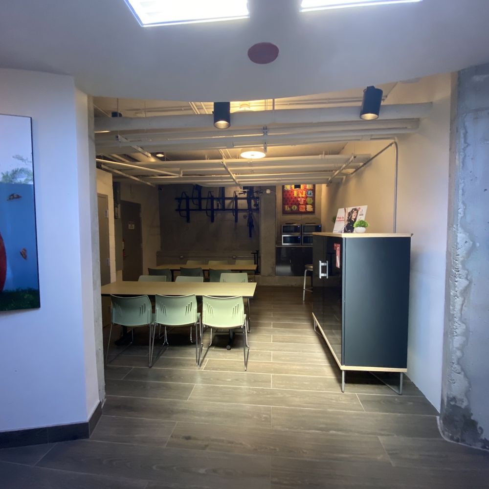 Hub 116 - Common lunch area. - Shared Office Spaces Near Me - Chicago, Illinois Hub 116 - Common lunch area. - Shared Office Spaces Near Me - Chicago, Illinois