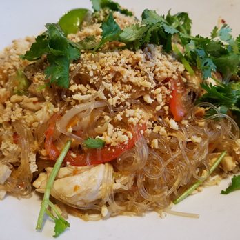 Salad King Restaurant - Bangkok Stirfry with Chicken - Thai Near Me - Toronto, Ontario Salad King Restaurant - Bangkok Stirfry with Chicken - Thai Near Me - Toronto, Ontario