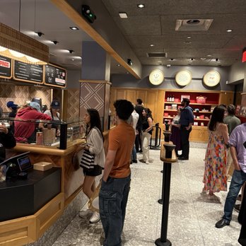 Salt & Straw - Inside - Ice Cream & Frozen Yogurt Near Me - New York, New York