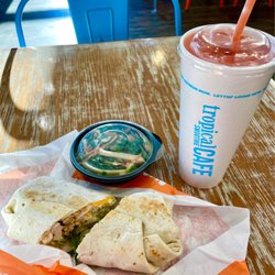 BAJA CHICKEN wrap, smoothie, & KALE & APPLE SLAW!