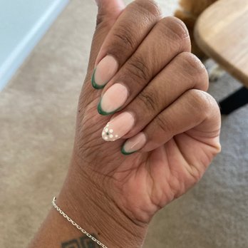 Hot Tips Nails and Spa - Nail Salons Near Me - Denver, Colorado