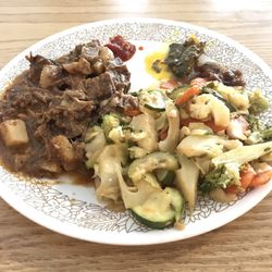 Green Gourmet - Goat Curry & Vegetable Stir Fry