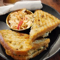 Metropolis Mercantile + Cafe - Grilled Chicken Sandwich