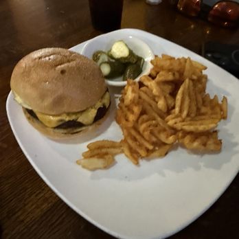 Popei's Clam Bar - Chew - Seafood Near Me - Bethpage, New York