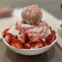 Strawberry Bingsoo