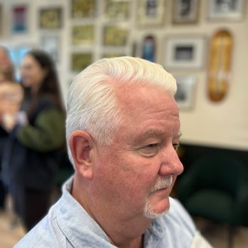 Leucadia Barber Shop - Haircut by Junior - Barbers Near Me - Encinitas, California Leucadia Barber Shop - Haircut by Junior - Barbers Near Me - Encinitas, California