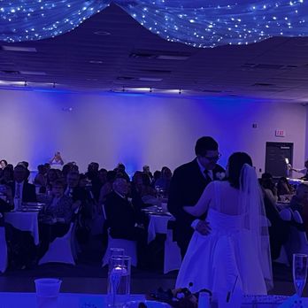 Chartiers Room - 1st dance - Wedding Planning Near Me - Bridgeville, Pennsylvania Chartiers Room - 1st dance - Wedding Planning Near Me - Bridgeville, Pennsylvania