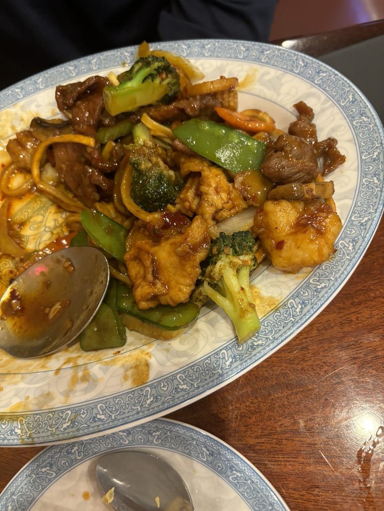 Deng’s Garden Logo