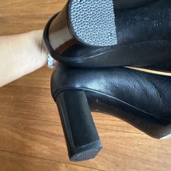 Anthony's Shoe & Luggage Repair - Heel taps replaced