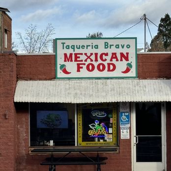 Taqueria Bravo - a mexican food restaurant - Mexican Near Me - Willits, California