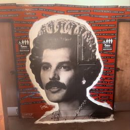 Queen themed bathrooms