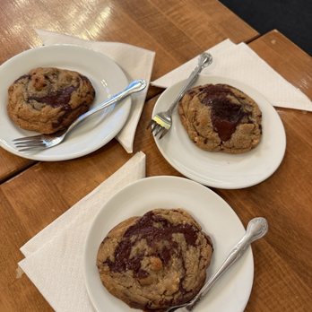 L.A. Burdick Handmade Chocolates - Chocolate chip cookie - Desserts Near Me - Chicago, Illinois