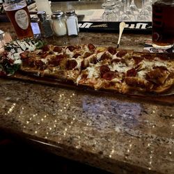 Rockafellers Station - Honey Chicken and Pepperoni Flat Bread Pizza.
