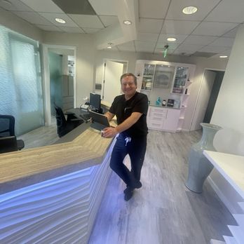 Sunset Cosmetic Surgery - Compassionate doctor and so incredibly skilled. - Cosmetic Surgeons Near Me - West Hollywood, California Sunset Cosmetic Surgery - Compassionate doctor and so incredibly skilled. - Cosmetic Surgeons Near Me - West Hollywood, California