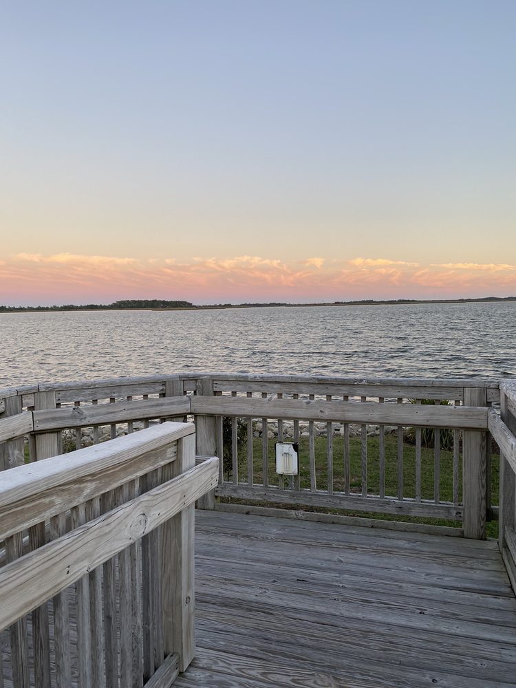 Basnight's Lone Cedar Cafe