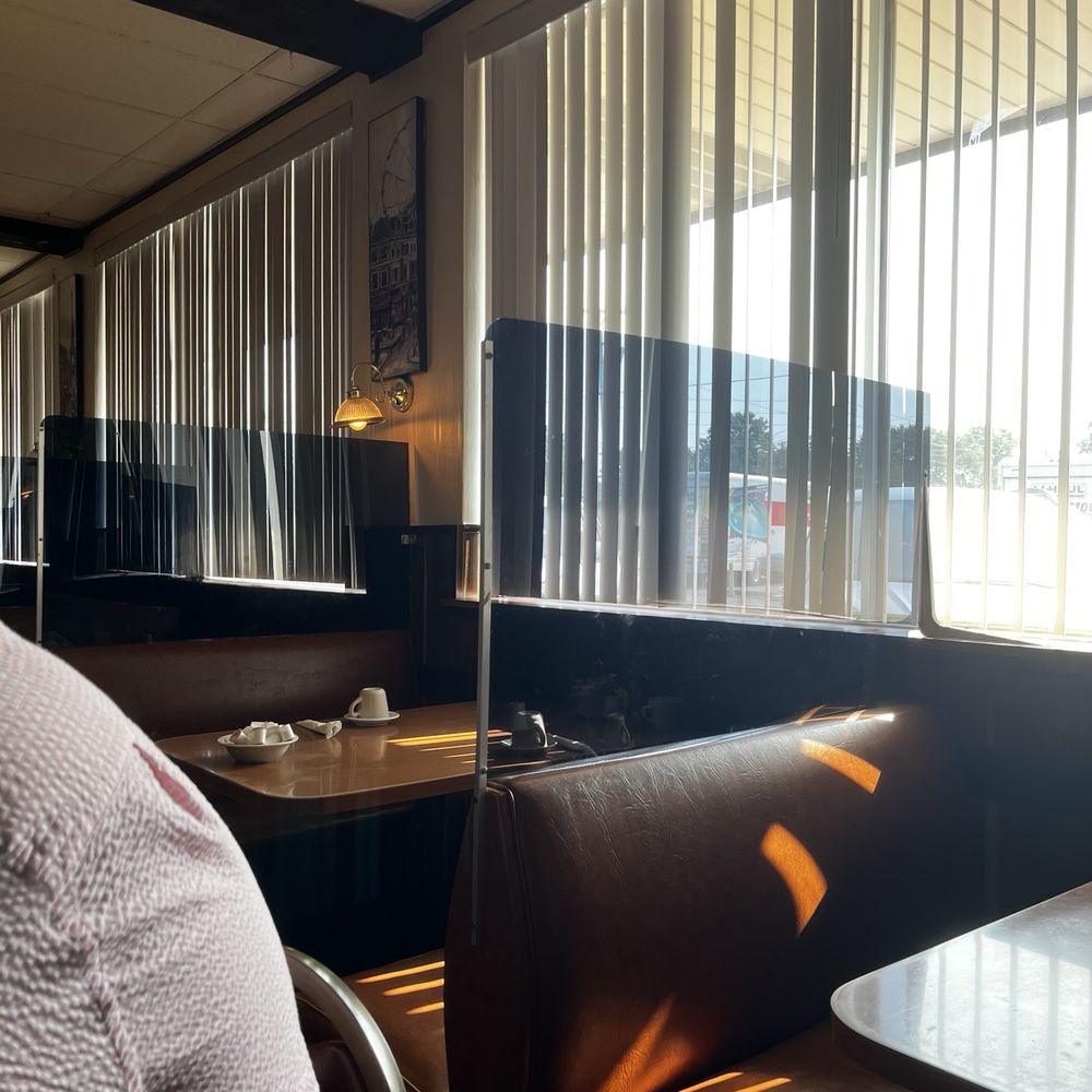 George's Family Restaurant - Seating - American Near Me - Elyria, Ohio