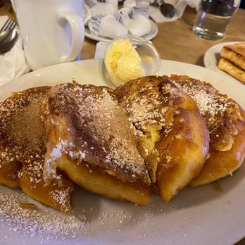 Gold 'N Silver Inn - Cinnamon Roll French Toast - American Near Me - Reno, Nevada