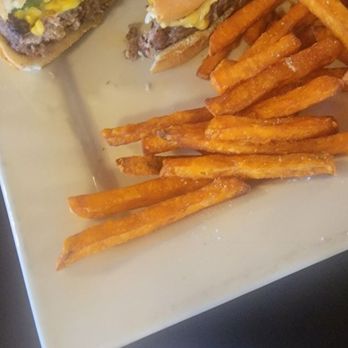 Wiley's Grill - Pub Burger with Sweet Potato Fries - American Near Me - Flossmoor, Illinois