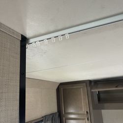 Cruise America Motorhome Rental & Sales - Missing privacy curtain
