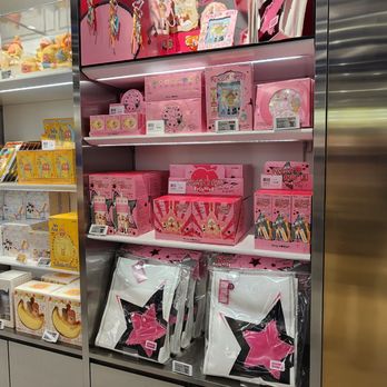 Pop Mart - Toy Stores Near Me - Schaumburg, Illinois