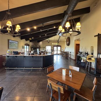 Abacela - tasting room - Wineries Near Me - Roseburg, Oregon