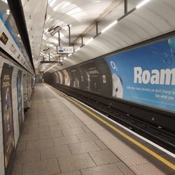 Stockwell Underground Station - Platform