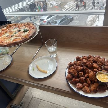 Electric Shuffle NYC - Breakfast pizza and chicken bites - New American Near Me - New York, New York