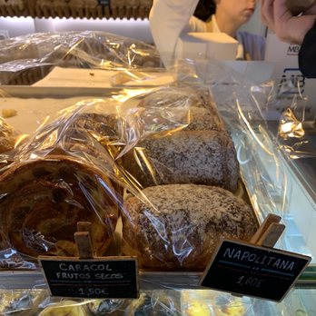 Pastelaria Santo António - Bakeries Near Me - Lisbon, 11