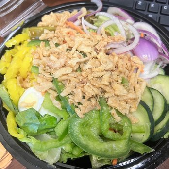 GetGo - Veggie salad + crispy onion straws - Gas Stations Near Me - Pittsburgh, Pennsylvania