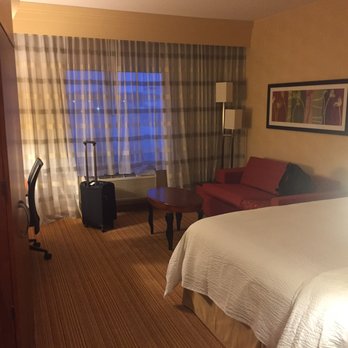 Courtyard by Marriott Boston-South Boston - Large room - Hotels Near Me - Boston, Massachusetts Courtyard by Marriott Boston-South Boston - Large room - Hotels Near Me - Boston, Massachusetts