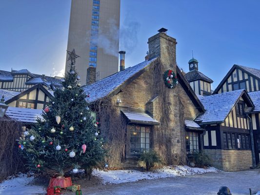 Old Mill Toronto Hotel by null