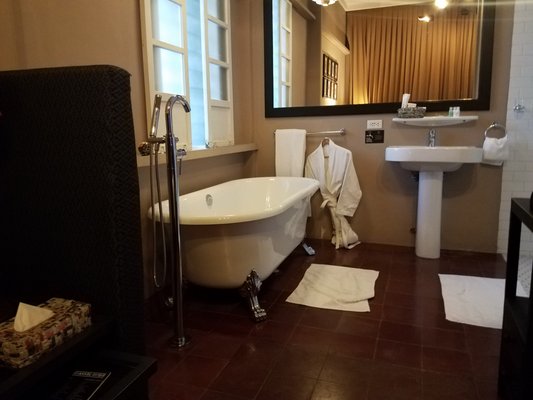 The Henry Hotel Manila by null