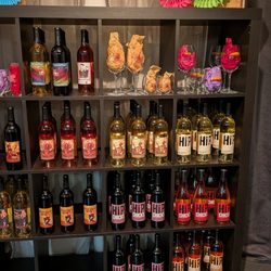 Hip Chicks Do Wine - Lots of choices