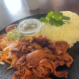 Com thịt nướng Com thịt nướng