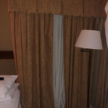 The Read House - The curtains don't fully close !! Sun literally wakes you up in the morning - Hotels Near Me - Chattanooga, Tennessee The Read House - The curtains don't fully close !! Sun literally wakes you up in the morning - Hotels Near Me - Chattanooga, Tennessee