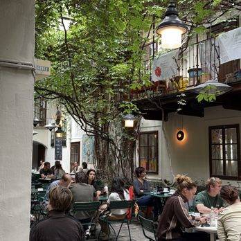 Amerlingbeisl - Coffee & Tea Near Me - Vienna, 9