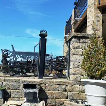 Bluestone Vineyard - Pretty patio - Wineries Near Me - Bridgewater, Virginia Bluestone Vineyard - Pretty patio - Wineries Near Me - Bridgewater, Virginia