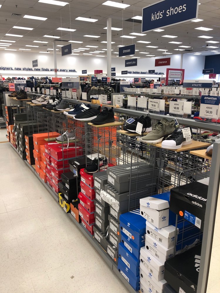 MARSHALLS DEPT STORE 12 Reviews 1925 Pawtucket Ave, East Providence