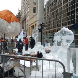 Winterlude/Bal de Neige - Carving ice sculptures. Winterlude 2024, along Sparks Street.