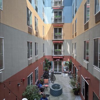 Belltown Inn - Courtyard - Hotels Near Me - Seattle, Washington