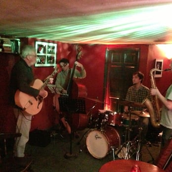 Oliver's - Monsieur Jim Mullen - Jazz & Blues Near Me - London, XGL